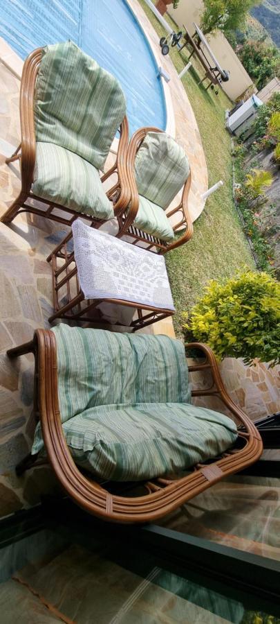 Bungalow Des Pensees Piscine Chauffee 28° سان دوني المظهر الخارجي الصورة